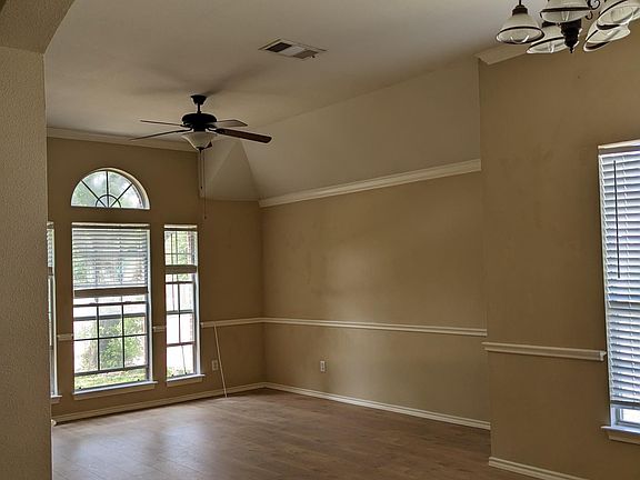 5th image of 11908 Primrose Ln