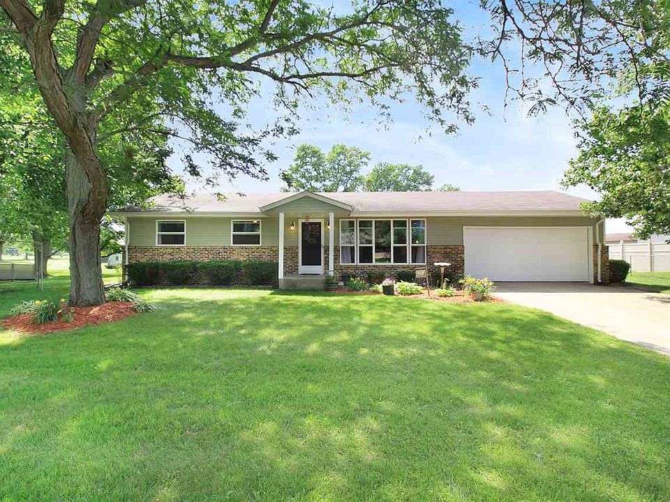 1st image of 60179 Surrey Ln