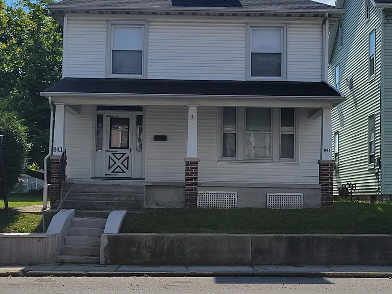 841 York St — Photo 1