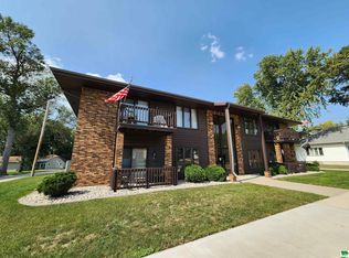 620 4th Ave APT 6, Sheldon, IA 51201