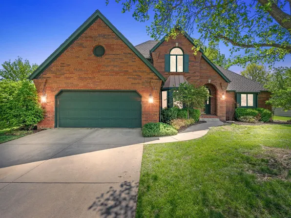 2410 N Lake Ridge Cir, Wichita, KS 67205