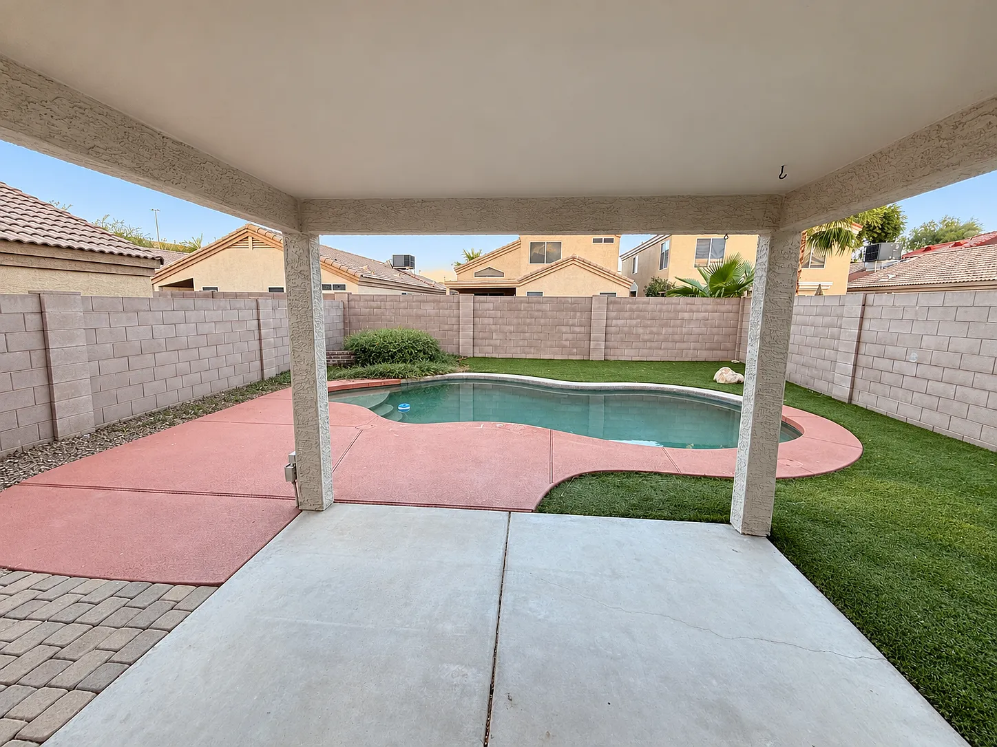 4 bed, 2177 sqft, $3,100 — Photo 2