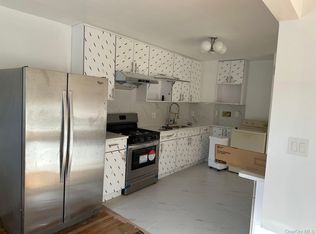 61-36 219th St FLOOR 2, Oakland Gardens, NY 11364