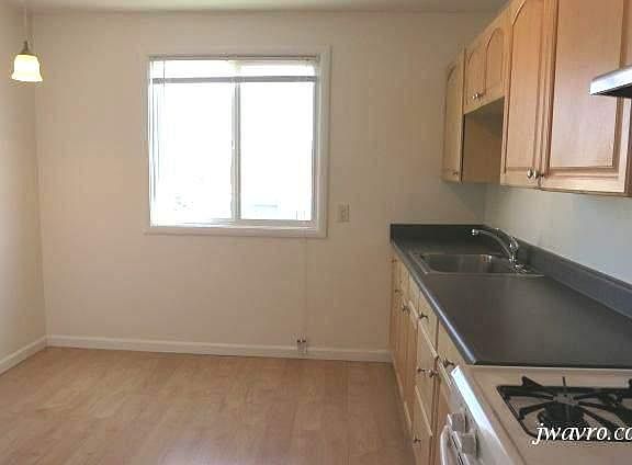 3rd image of 1401 20th Ave APT 6