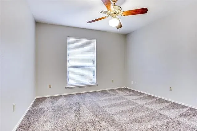2203 Glen Forest Ln — Photo 11