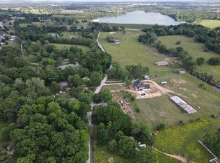 707 E Lake Rd, Springdale, AR 72762