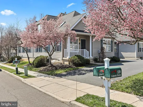 132 Liberty Dr, Bensalem, PA 19020