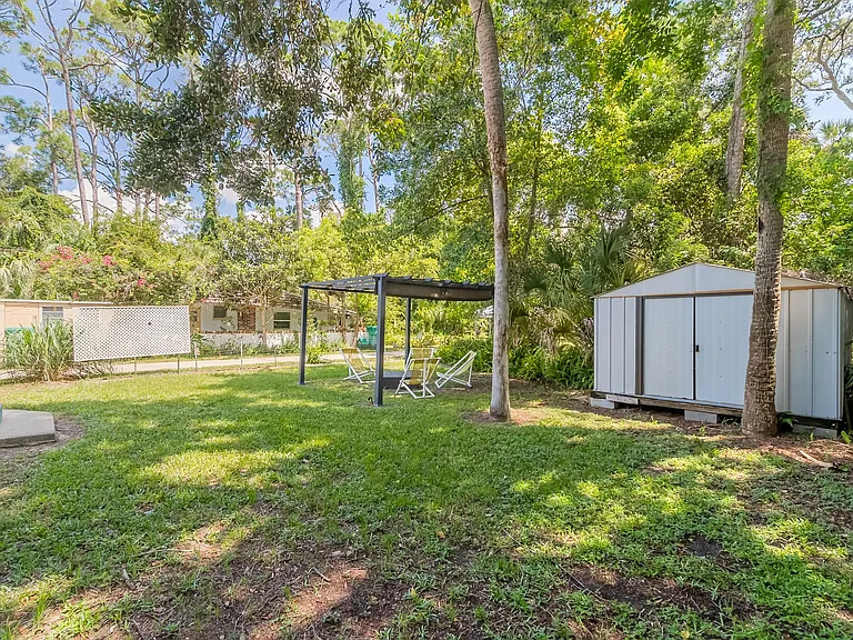 1521 Moravia Ave — Photo 21