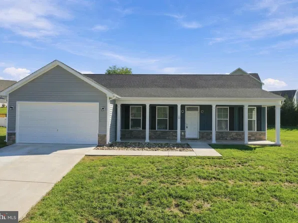 16 Reprisal Rd, Inwood, WV 25428