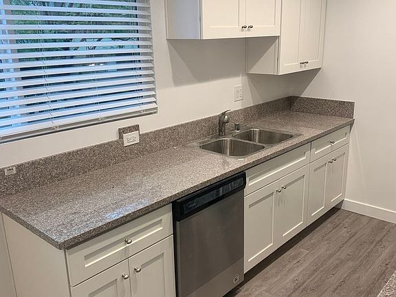 2nd image of 1141 Hacienda Pl #1