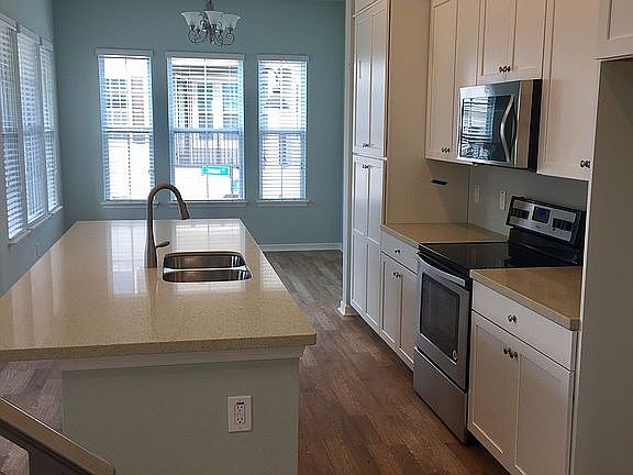 Hardwood Floors/ 42' Cabinet