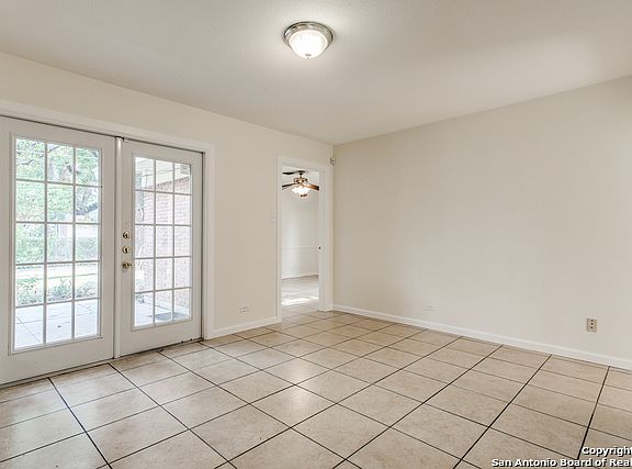 5th image of 407 Dawnridge Dr