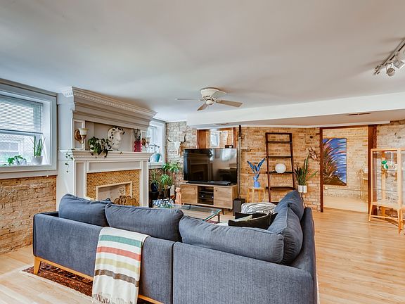 5th image of 905 W. Lakeside Place #G