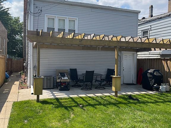 2nd image of 2315 S 59th Ct