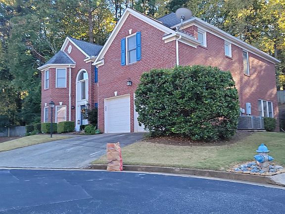2nd image of 122 Ennisbrook Dr SE