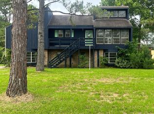 10011 Schanzer Rd, Hitchcock, TX 77563