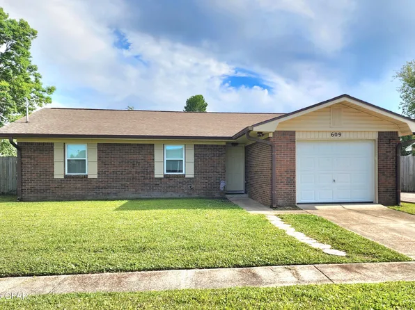 609 E Pine Forest Dr, Lynn Haven, FL 32444