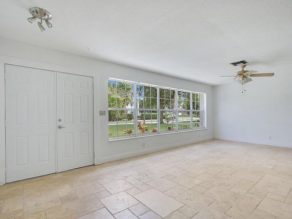 2nd image of 690 Heron Dr