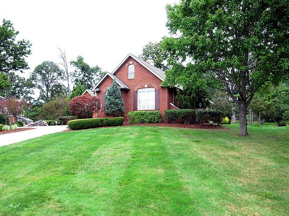 5th image of 417 Coventry Cir