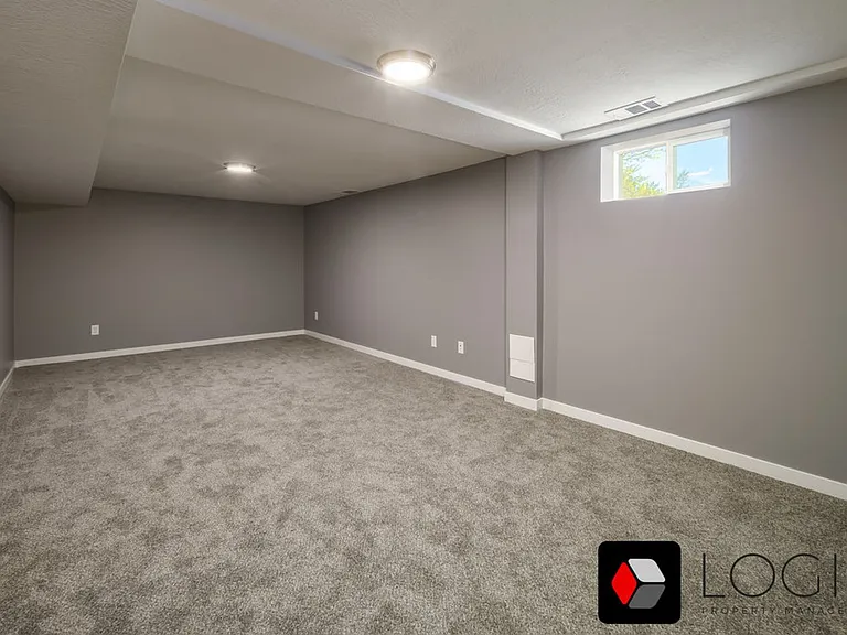 4050 S Porter Ave — Photo 17