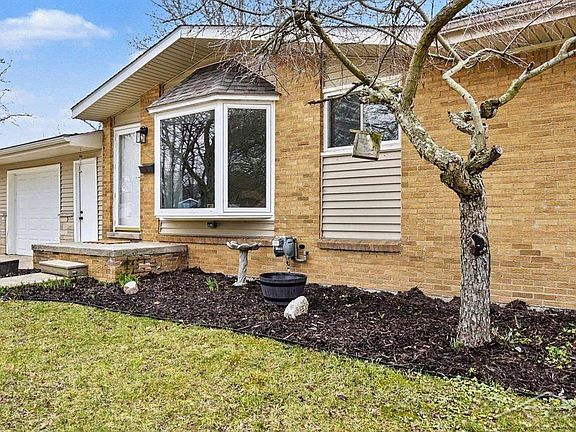 4th image of 413 Wilson Dr