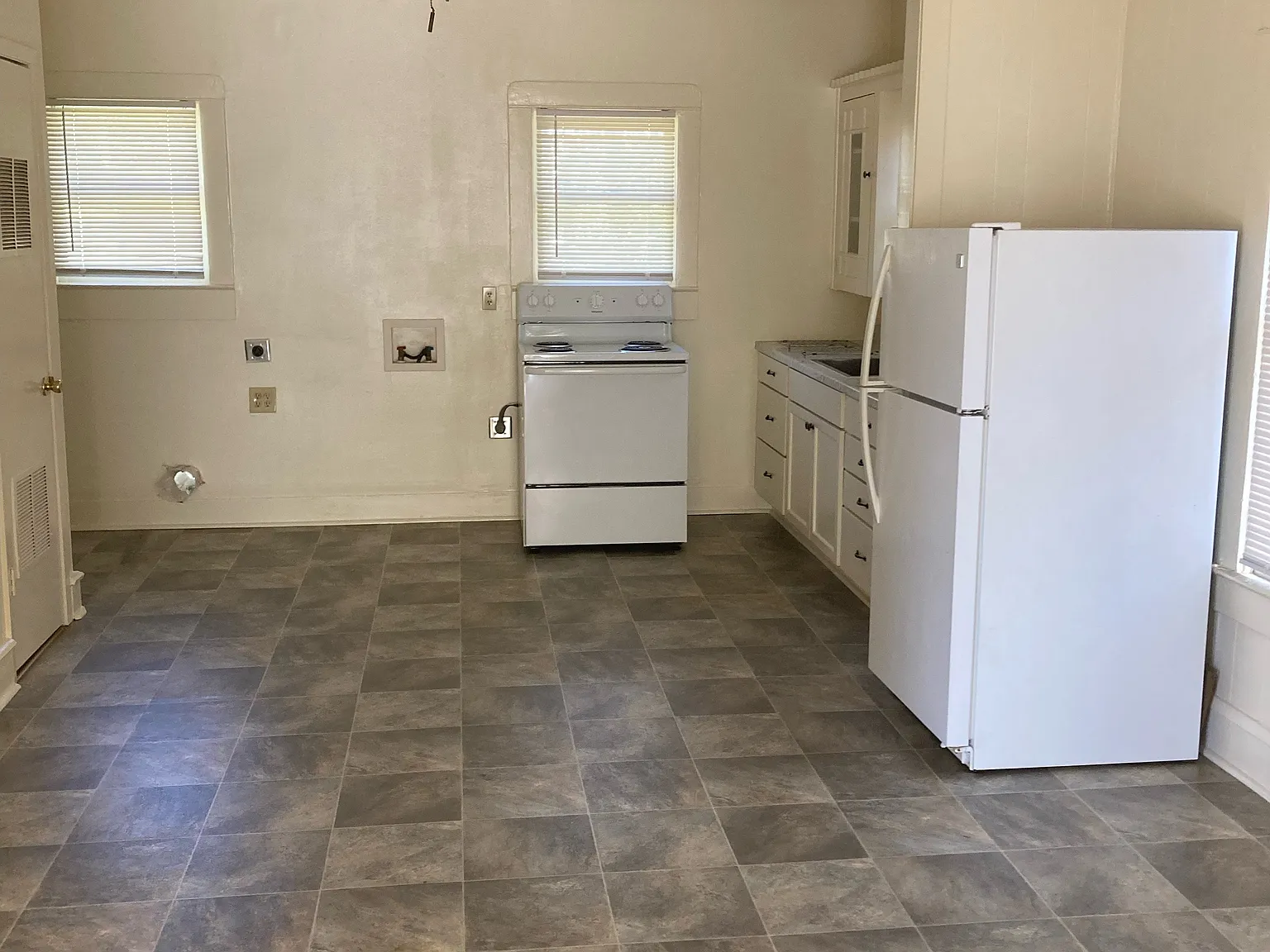 1 bed, 900 sqft, $750 — Photo 4