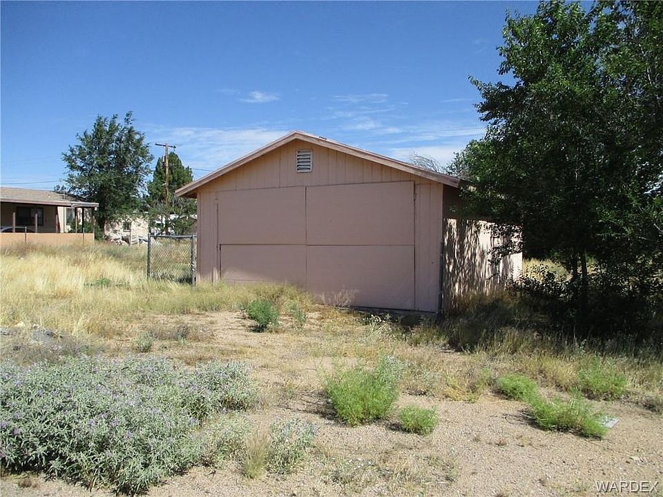 2nd image of 2655 E Devlin Ave