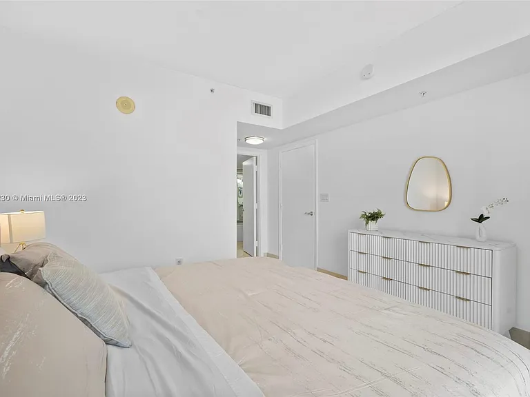 16699 Collins Ave #1710 — Photo 11