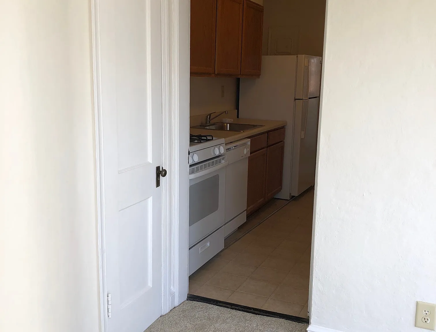 2 bed, 690 sqft, $1,995 — Photo 4