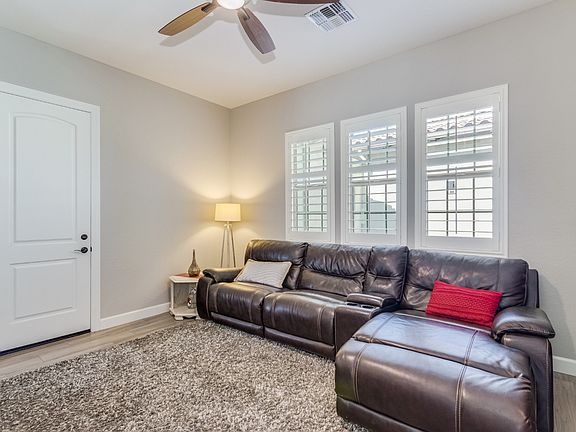 Bonus Guest Living Space
