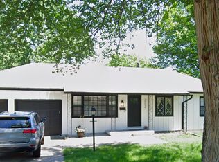 10519 Westbrooke Dr, Overland Park, KS 66214