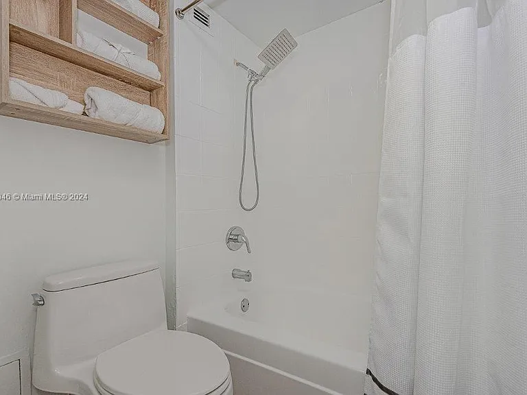 2301 Collins Ave #842 — Photo 17