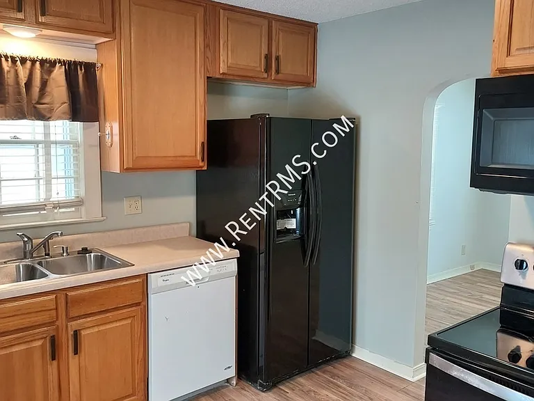 1014 SW Orleans St — Photo 10