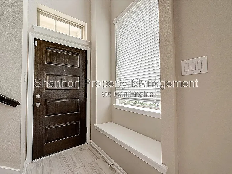 2559 Terrace Point Dr — Photo 6