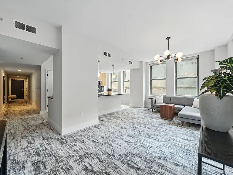 314 N Broadway Ave #806 — Photo 16