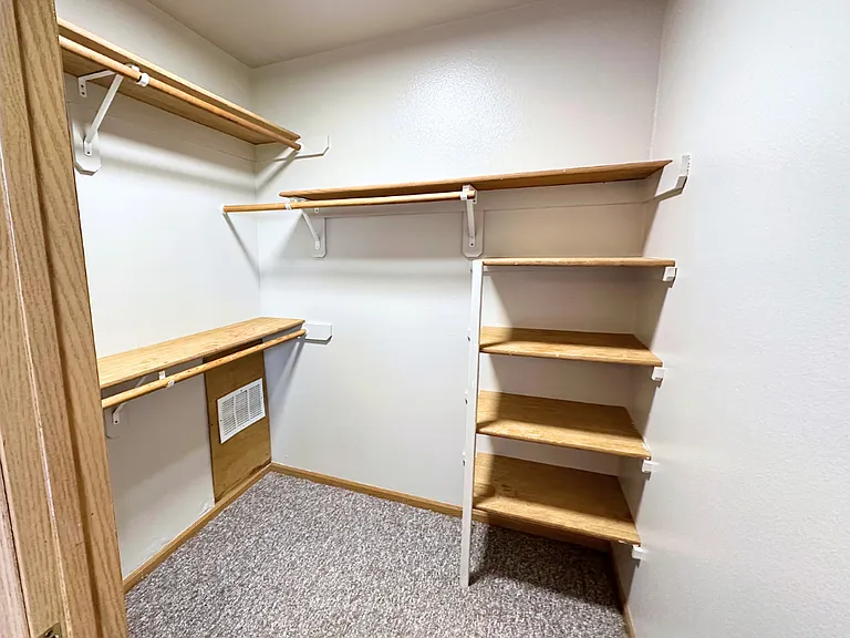 Seneca Place Apartments — Photo 16