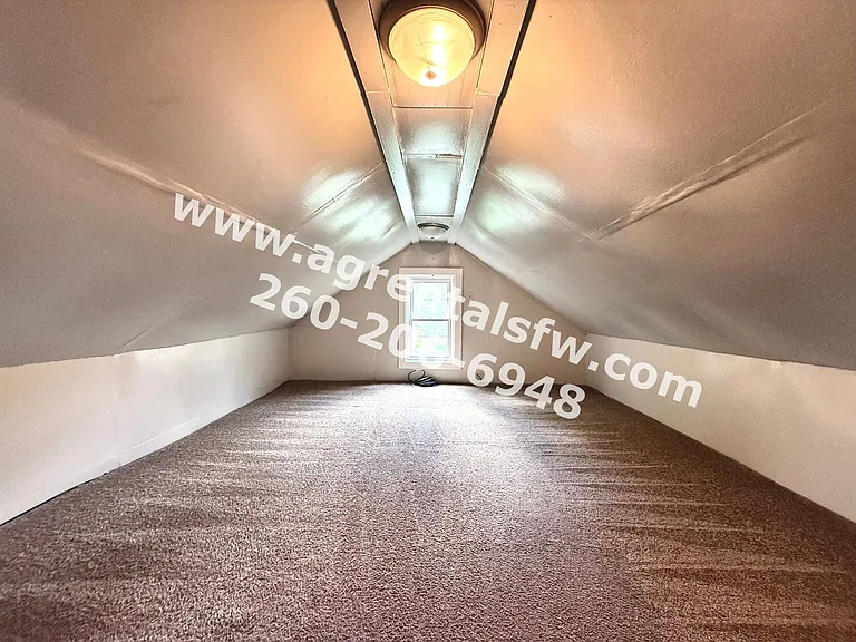 2430 Thompson Ave — Photo 14