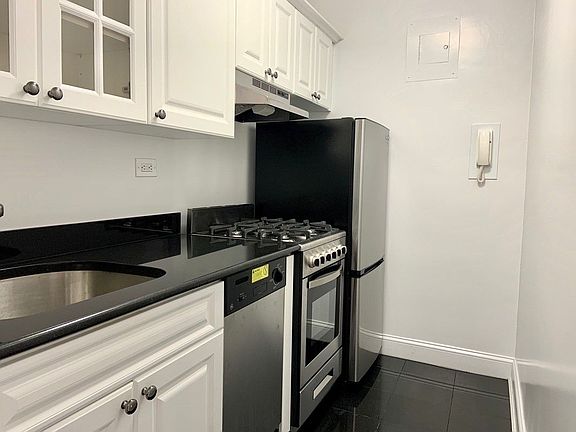 2nd image of 201 E 19th St APT 9J