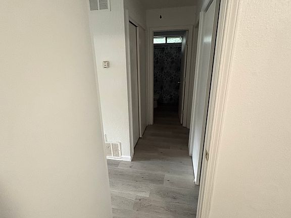 4th image of 25531 Madrone Way #1