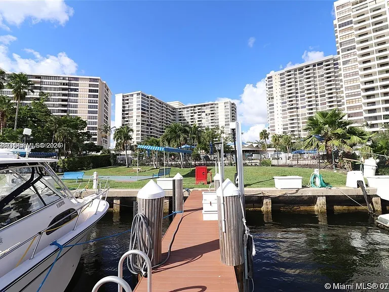 600 SE Three Islands Blvd #1018 — Photo 14