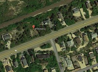 292 W Montauk Highway, Hampton Bays, NY 11946