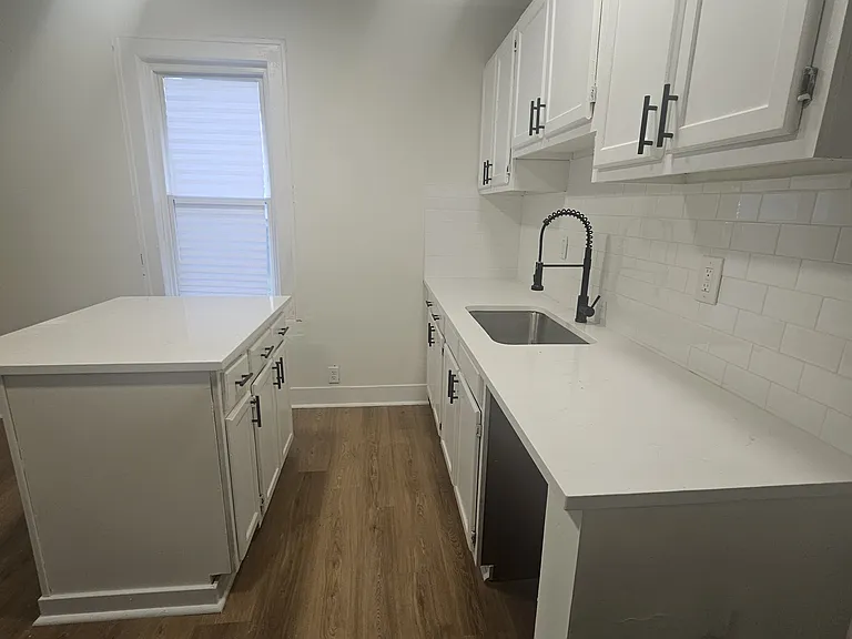 67 N Eureka Ave — Photo 2