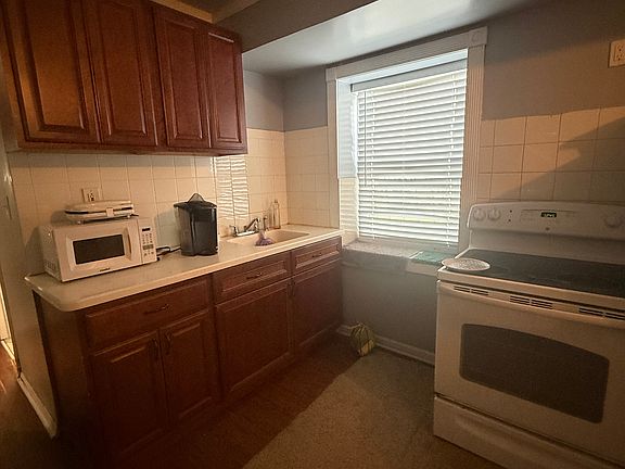 5th image of 498 S 14th St
