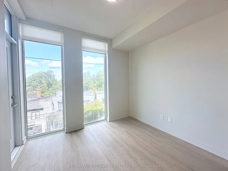 763 Woodbine Ave #406 — Photo 5