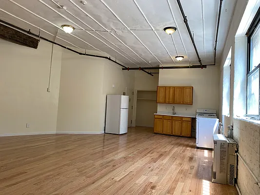 Rented by R New York | media 55