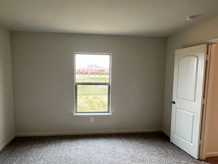 3086 Chillingham Dr — Photo 5
