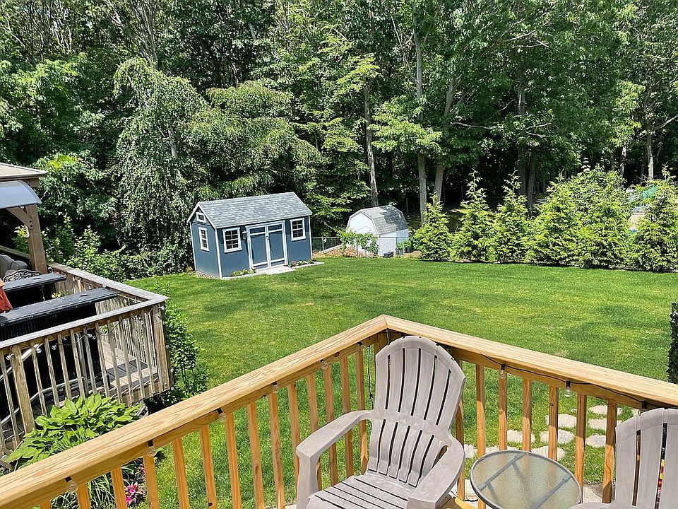 2nd image of 33 Shelton Ct
