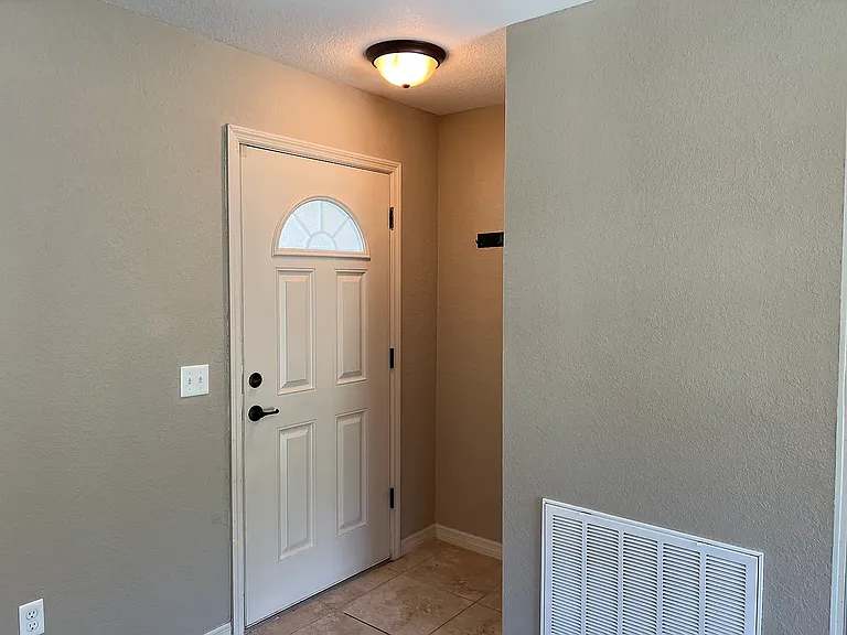17184 SW 44th Cir — Photo 11