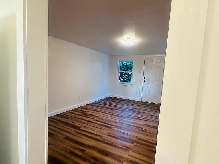 525 Cherry Ln — Photo 9