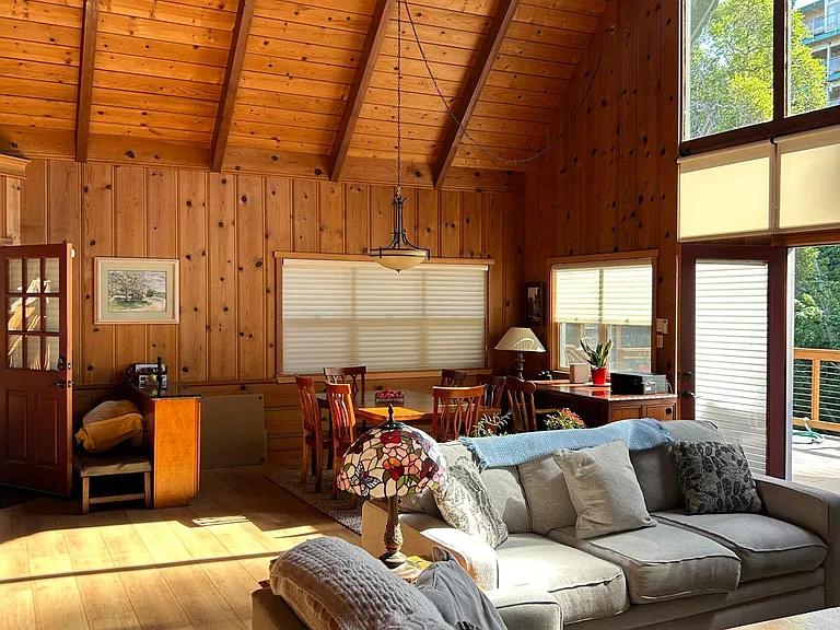 Riverview Dr — Photo 2